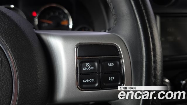 Jeep Compass 2.4 Limited 1st 2016 — фото 16