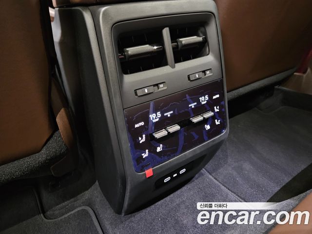 Porsche Macan EV Base 4 2025 — фото 17
