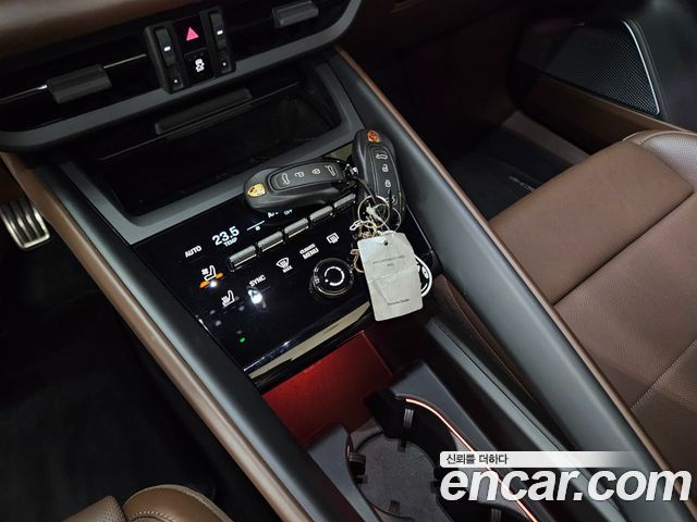 Porsche Macan EV Base 4 2025 — фото 18