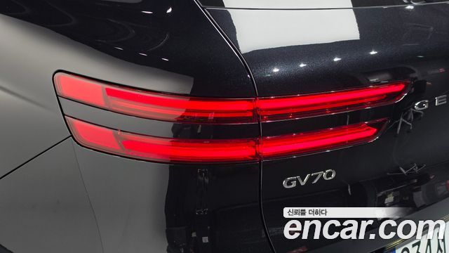 Genesis GV70 2.5T Gasoline AWD 2025 — фото 23