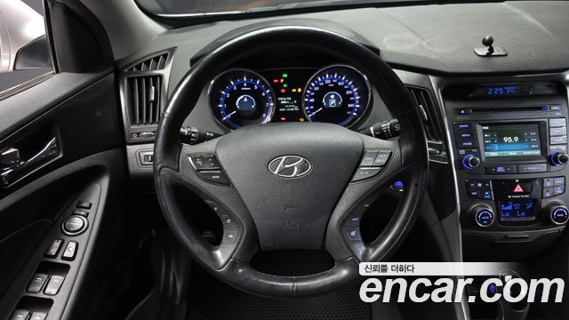 Hyundai Sonata The Brilliant CVVL Modern 2013 — фото 13