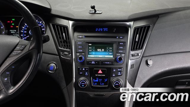 Hyundai Sonata The Brilliant CVVL Modern 2013 — фото 14