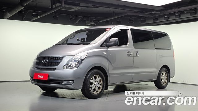 Hyundai Grand Starex 3-Seater VAN CVX Luxury