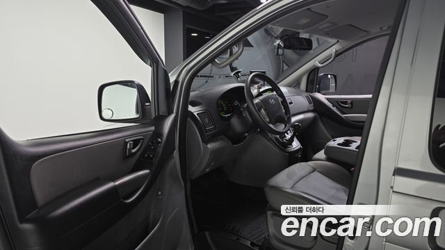 Hyundai Grand Starex 3-Seater VAN CVX Luxury 2014 — фото 10