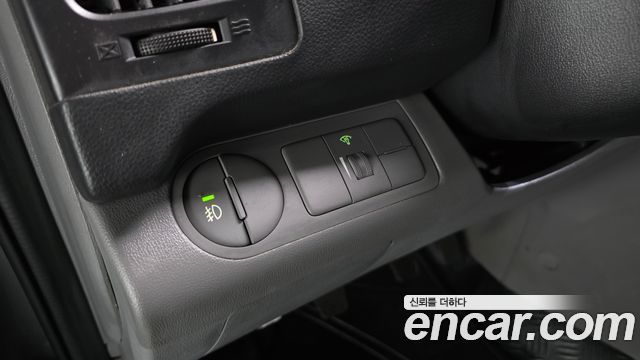 Hyundai Grand Starex 3-Seater VAN CVX Luxury 2014 — фото 18