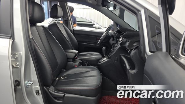 Kia Carens LPI 2.0 GX Deluxe 2011 — фото 15