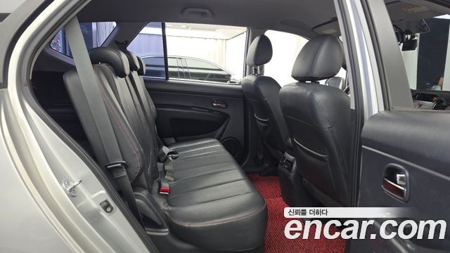 Kia Carens LPI 2.0 GX Deluxe 2011 — фото 16