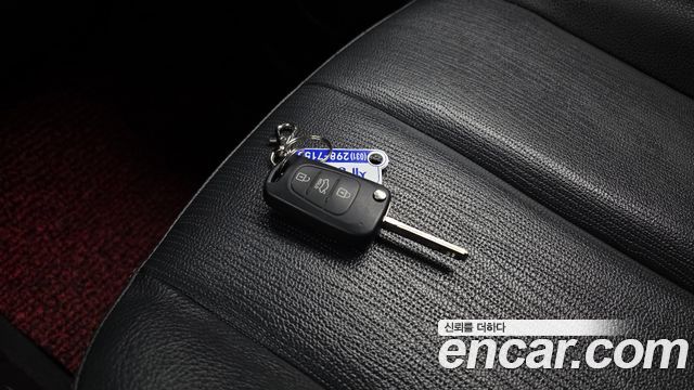 Kia Carens LPI 2.0 GX Deluxe 2011 — фото 21