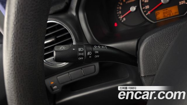 Kia Carens LPI 2.0 GX Deluxe 2011 — фото 22