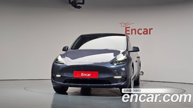 Tesla Model Y Long Range AWD 2023 — фото 3