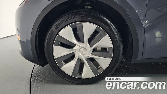 Tesla Model Y Long Range AWD 2023 — фото 5