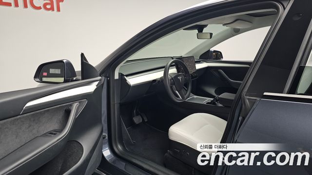 Tesla Model Y Long Range AWD 2023 — фото 10