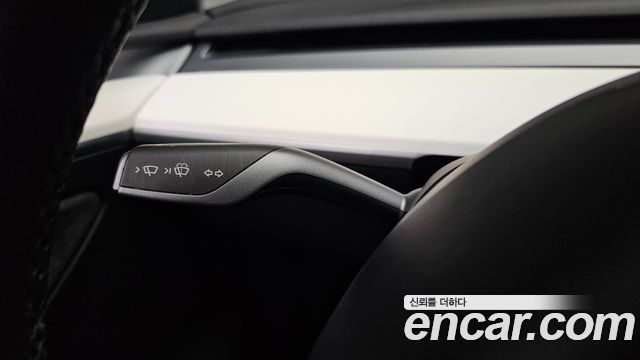 Tesla Model Y Long Range AWD 2023 — фото 18