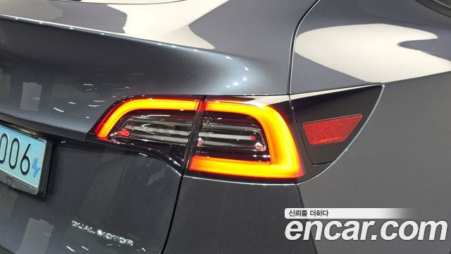 Tesla Model Y Long Range AWD 2023 — фото 29