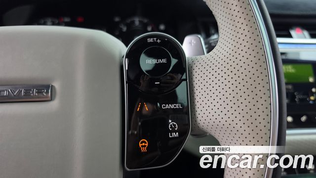 Land Rover Range Rover Velar 3.0 D300 R-Dynamic SE 2018 — фото 15