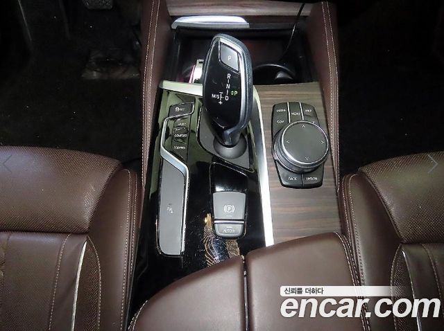 BMW 5 Series (G30) 530i xDrive Luxury Plus 2019 — фото 16