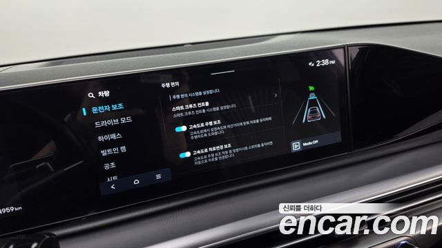 Hyundai Grandeur (GN7) 3.5 LPG 2WD (Taxi) Deluxe 2023 — фото 17