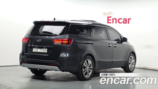 Kia Carnival 9-seater Noblesse 2017 — фото 2