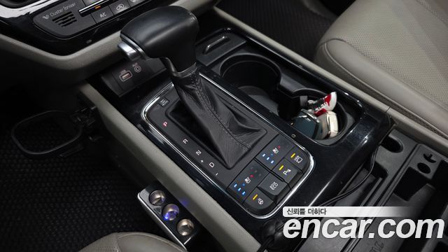 Kia Carnival 9-seater Noblesse 2017 — фото 9