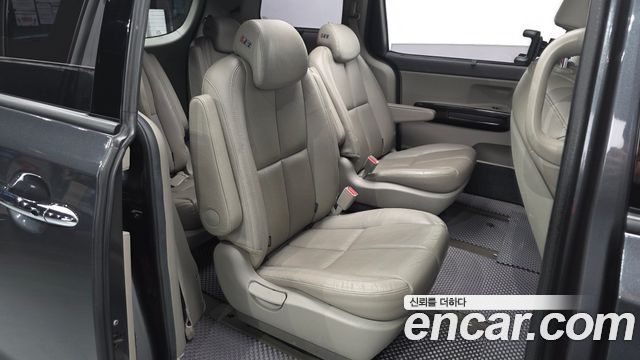 Kia Carnival 9-seater Noblesse 2017 — фото 11