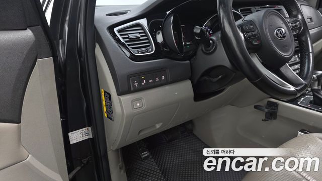 Kia Carnival 9-seater Noblesse 2017 — фото 13