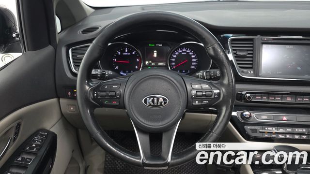Kia Carnival 9-seater Noblesse 2017 — фото 14