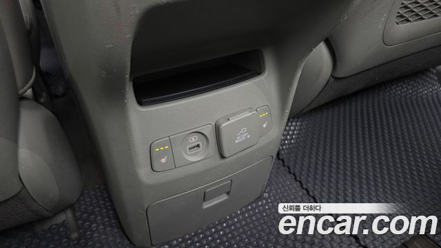Kia Carnival 9-seater Noblesse 2017 — фото 18