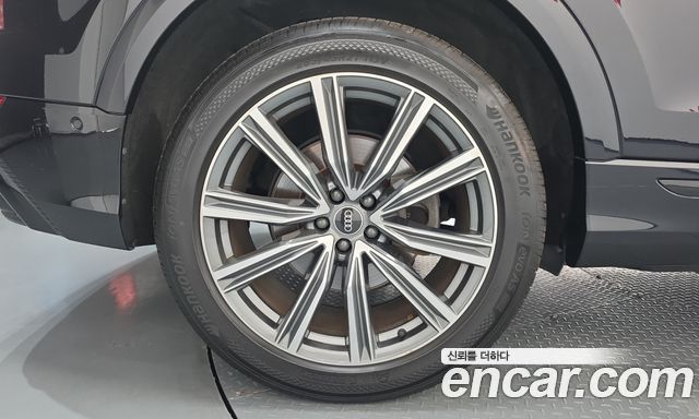 Audi Q8 (4M) 55 TFSI Quattro Premium 2021 — фото 5