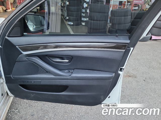 BMW 5 Series (F10) 520d Luxury Plus 2015 — фото 15