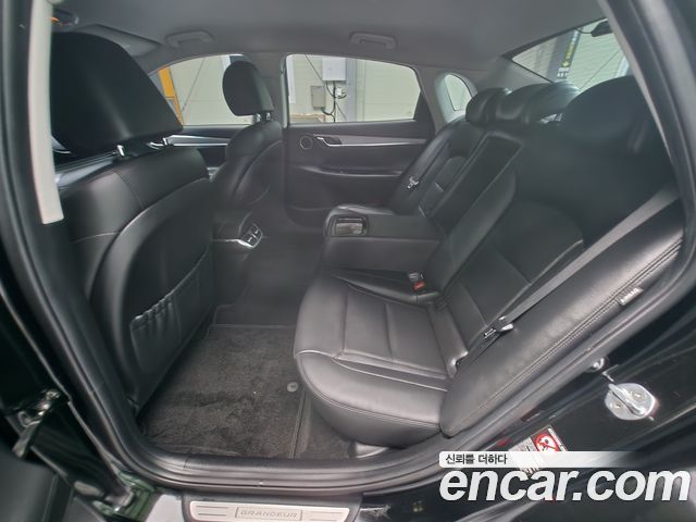 Hyundai Grandeur (IG) 3.0 LPi Rent Car Modern 2022 — фото 9