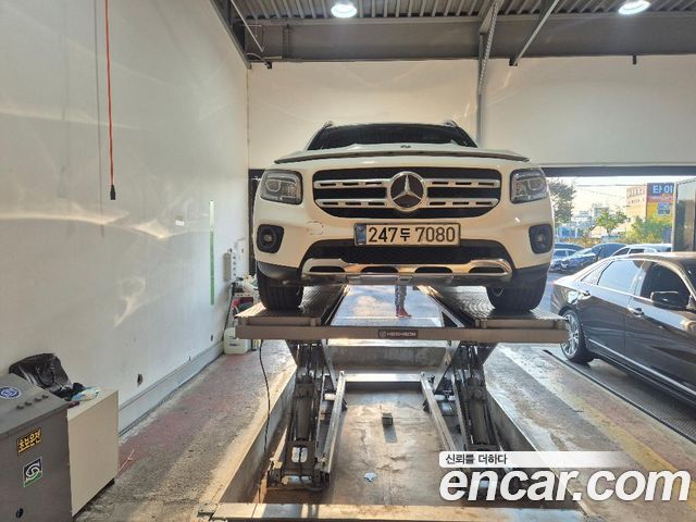 Mercedes-Benz GLB-Class (X247) GLB220
