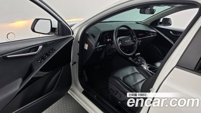 Kia Niro Prestige 2022 — фото 10