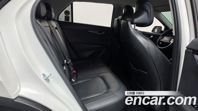 Kia Niro Prestige 2022 — фото 12