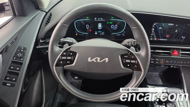 Kia Niro Prestige 2022 — фото 13