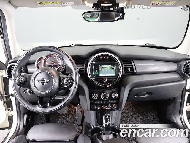 MINI Cooper 5Door Standard 3rd 2020 — фото 7