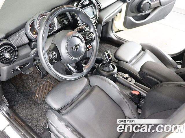 MINI Cooper 5Door Standard 3rd 2020 — фото 10