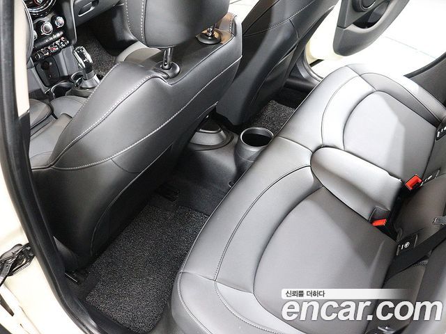 MINI Cooper 5Door Standard 3rd 2020 — фото 15