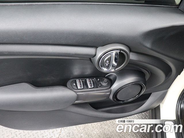 MINI Cooper 5Door Standard 3rd 2020 — фото 16
