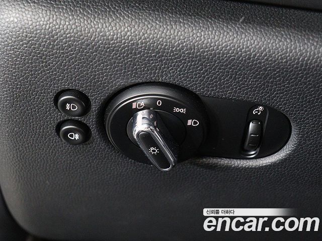 MINI Cooper 5Door Standard 3rd 2020 — фото 17