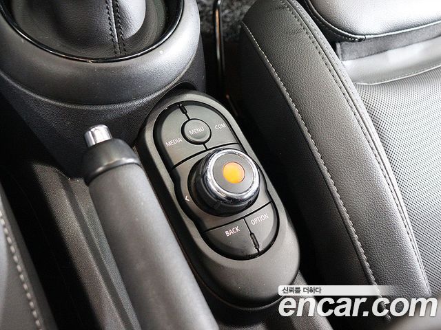 MINI Cooper 5Door Standard 3rd 2020 — фото 20