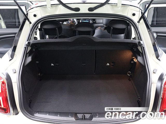 MINI Cooper 5Door Standard 3rd 2020 — фото 23