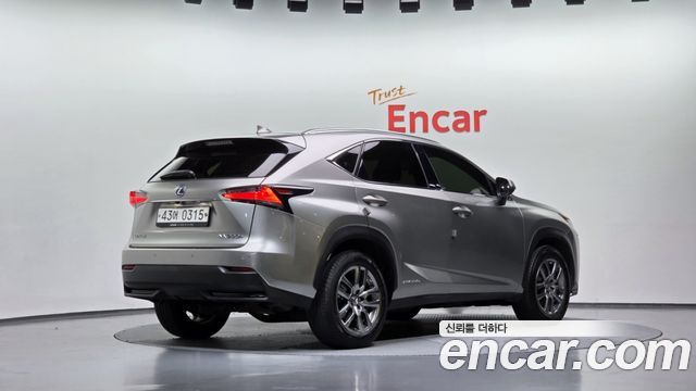 Lexus NX300h Supreme 2017 — фото 2