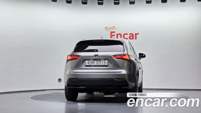 Lexus NX300h Supreme 2017 — фото 4
