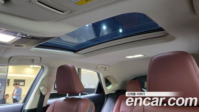 Lexus NX300h Supreme 2017 — фото 18