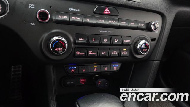 Kia Sportage The Bold Diesel 2.0 2WD Prestige 2020 — фото 15