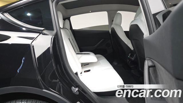 Tesla Model Y RWD 2024 — фото 15