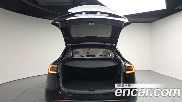 Tesla Model Y RWD 2024 — фото 24