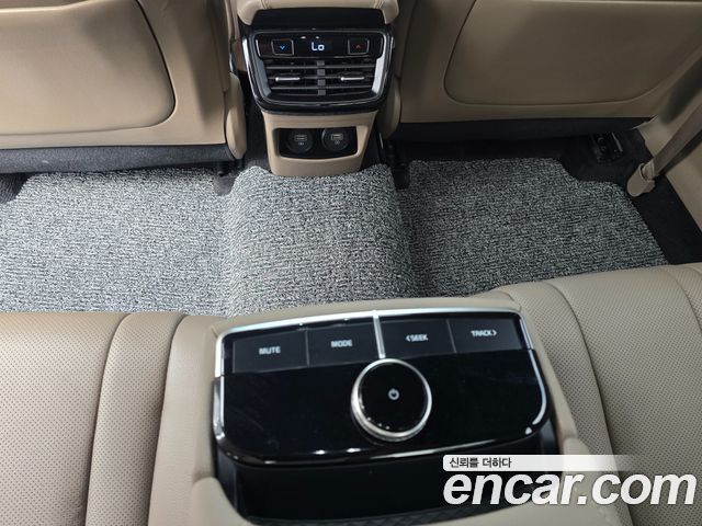 Kia K8 2.5 Gasoline 2WD Noblesse 2022 — фото 23