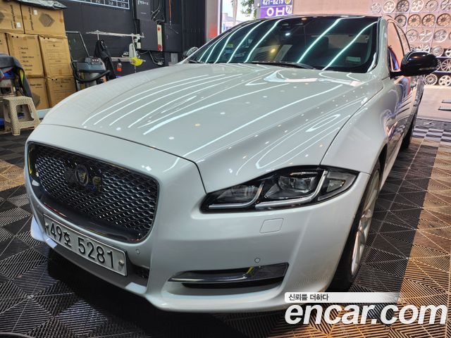 Jaguar XJ 3.0D Premium Luxury LWB X351 2019 — фото 2