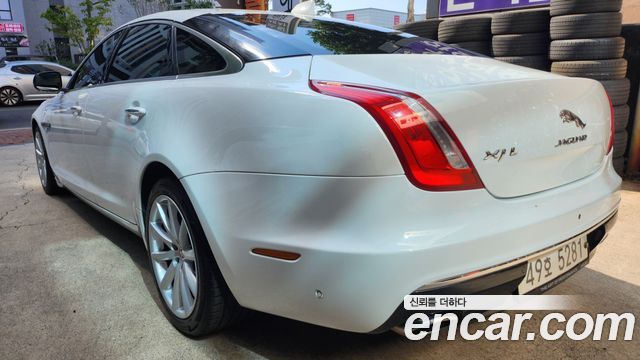 Jaguar XJ 3.0D Premium Luxury LWB X351 2019 — фото 4